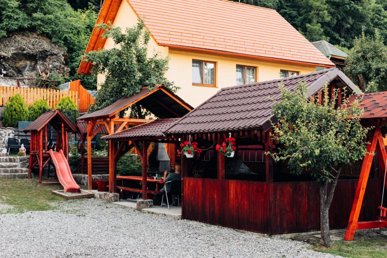 Hotel Iris Panzio Praid Exterior foto